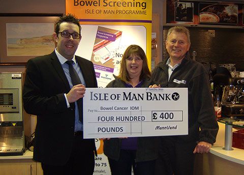 MannVend donates £400 to Bowel Cancer IOM